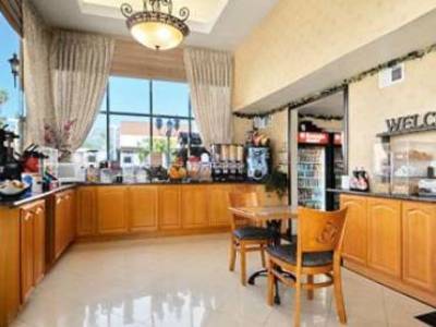 Ramada By Wyndham Hotel 2*