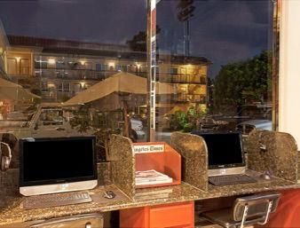 Ramada By Wyndham Hotel 2*